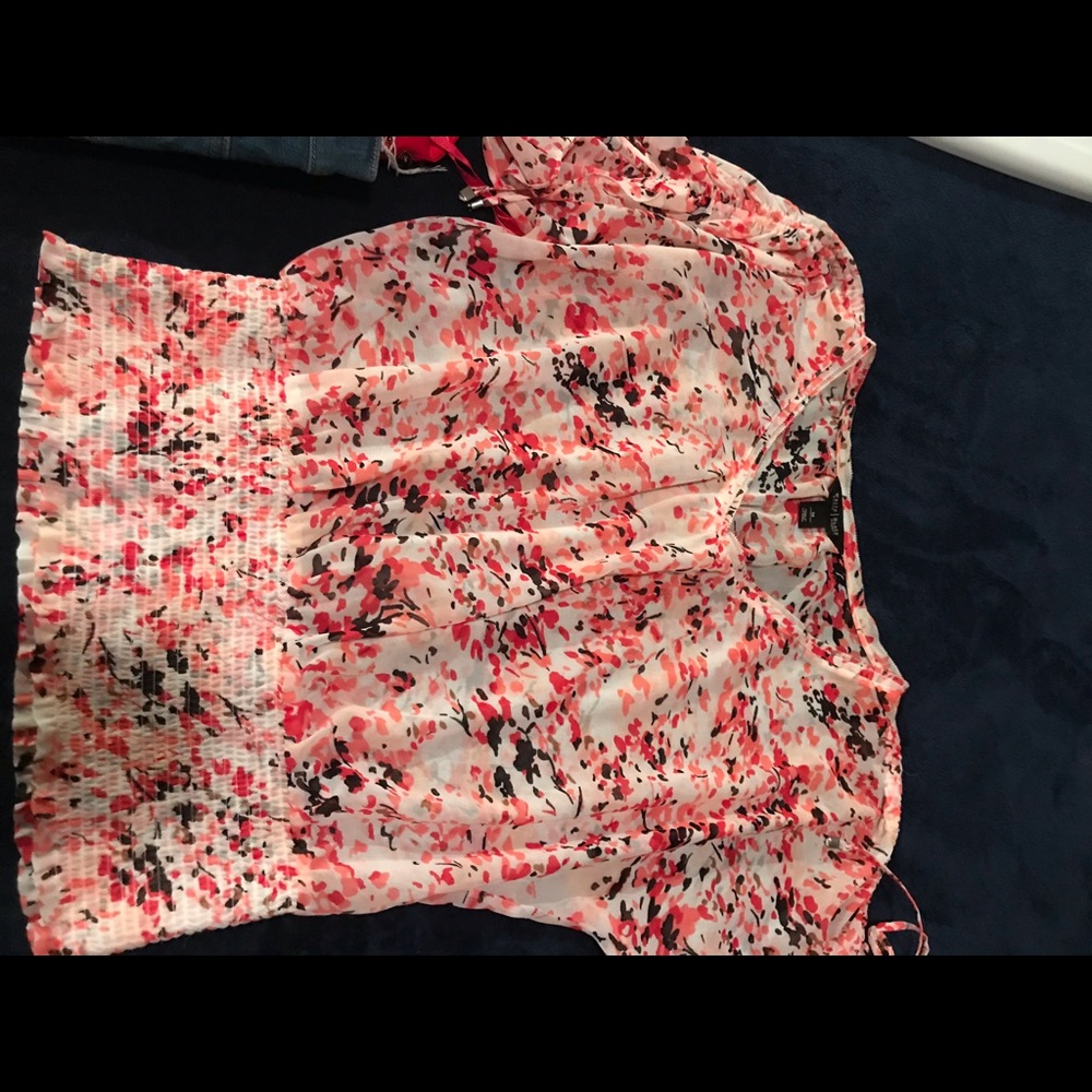 White  house black market top